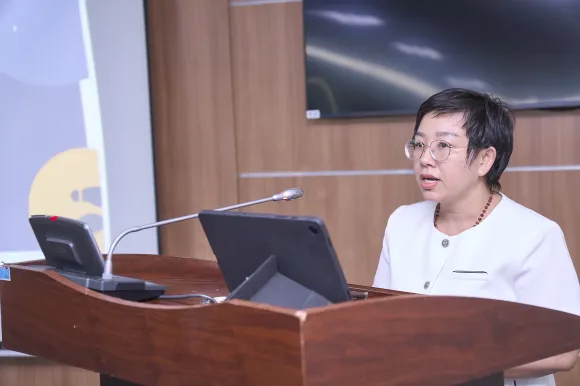 Xu Hướng Thiết Kế Dép Siêu Nhẹ Bán Chạy Trong Tương Lai